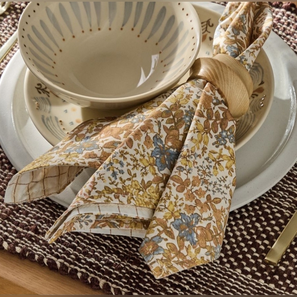 ❤️BUY 2 GET 1 FREE  Frankie Floral Napkin Sets, Color Yellow & Green - Picture 4 of 16